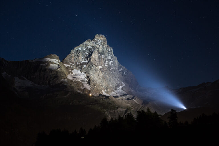 VALLE DAOSTA-Cervino illuminato (foto Enrico Romanzi)-9744